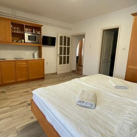 Silent Apartmanhaz Harkány Екстериор снимка