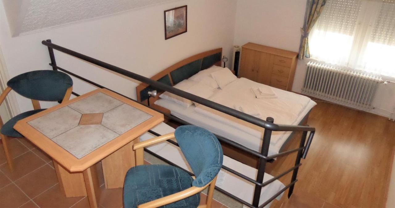 Silent Apartmanhaz Harkány Екстериор снимка